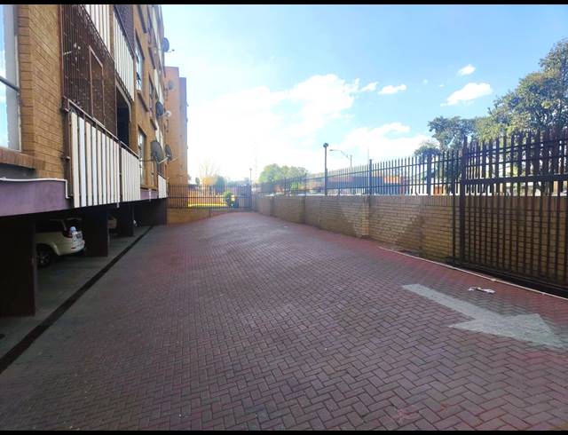 3 BEDROOM FLAT SOLD IN VEREENIGING CENTRAL